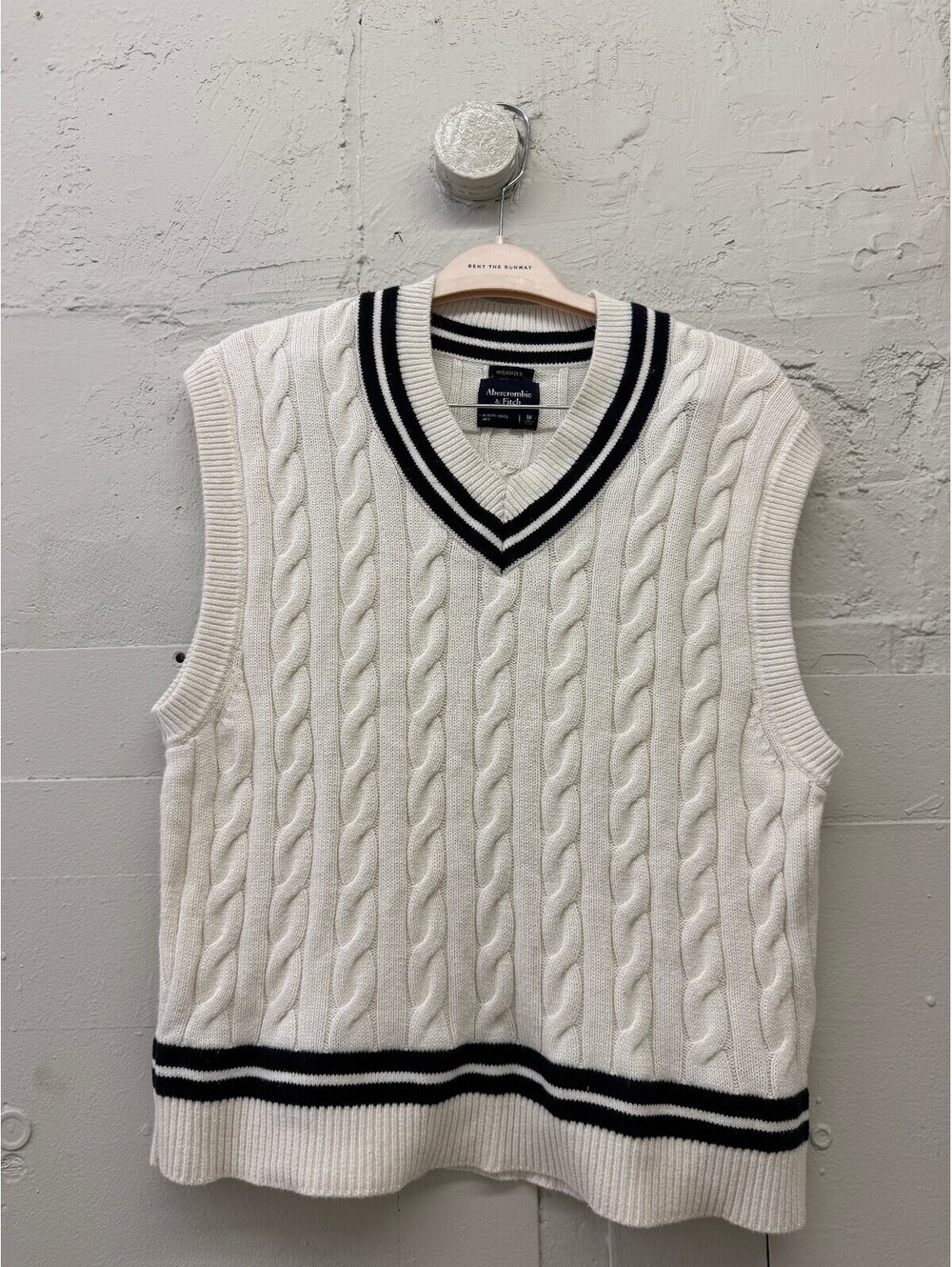 Abercrombie & Fitch Preppy Oversized Cable Knit Cotton Sweater Vest